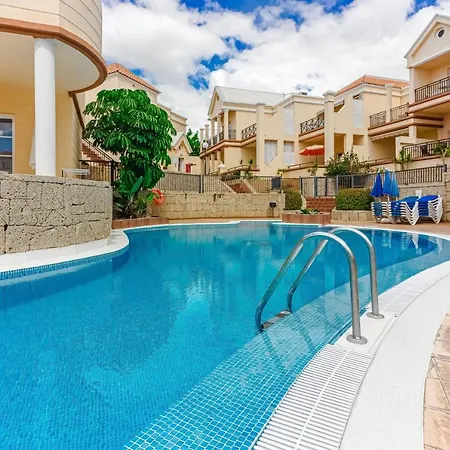 Yucca Park, Lovely, Quiet, 2 Bedroom, 70m2, Ocean Pool View! 阿德耶