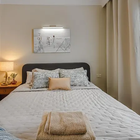 Yucca Park, Lovely, Quiet, 2 Bedroom, 70m2, Ocean Pool View! 公寓 阿德耶