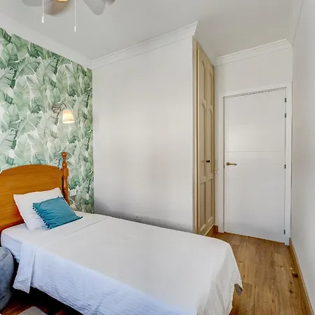 Yucca Park, Lovely, Quiet, 2 Bedroom, 70m2, Ocean Pool View! * 阿德耶