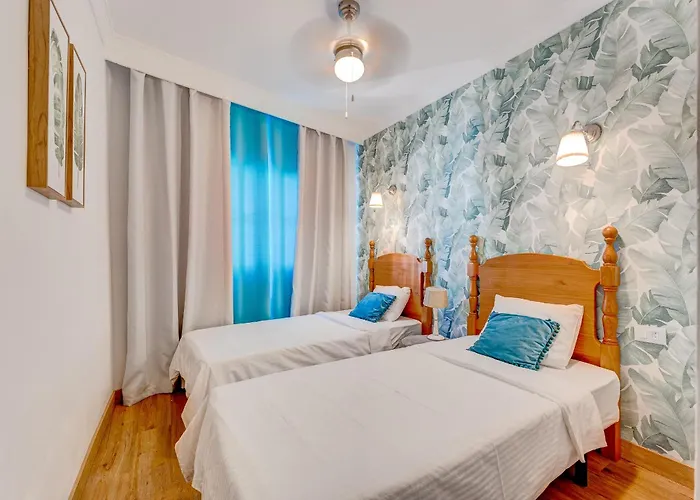 Διαμέρισμα Yucca Park, Lovely, Quiet, 2 Bedroom, 70m2, Ocean Pool View! *