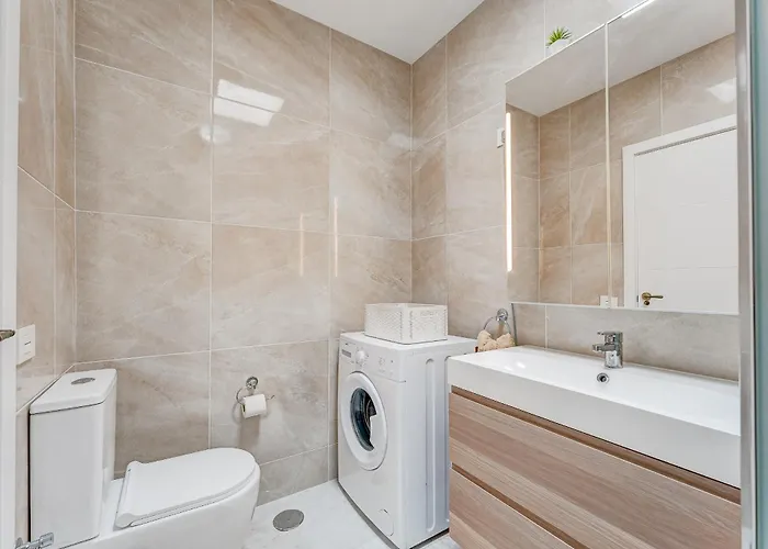 Yucca Park, Lovely, Quiet, 2 Bedroom, 70m2, Ocean Pool View! Διαμέρισμα