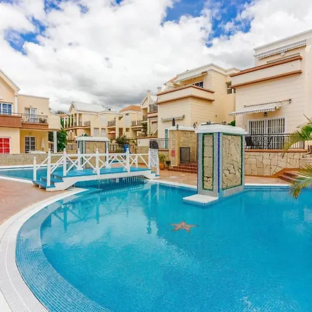 아파트 Yucca Park, Lovely, Quiet, 2 Bedroom, 70m2, Ocean Pool View! 아데제