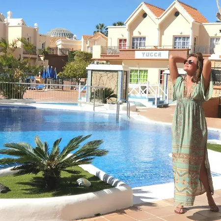 Yucca Park, Lovely, Quiet, 2 Bedroom, 70m2, Ocean Pool View! 아파트 아데제