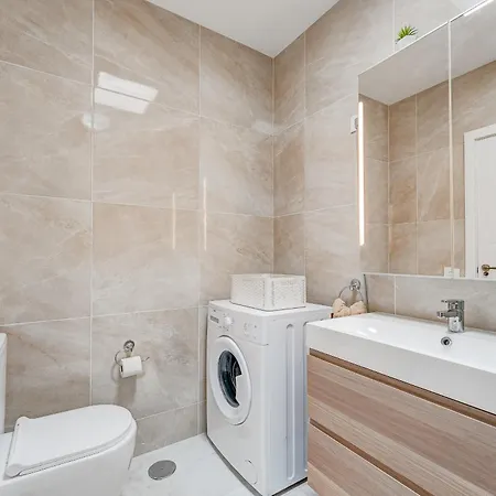 Yucca Park, Lovely, Quiet, 2 Bedroom, 70m2, Ocean Pool View! 아파트