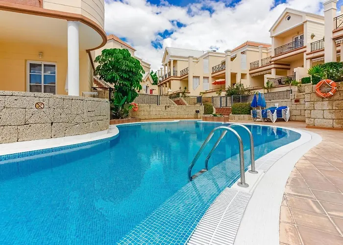 Yucca Park, Lovely, Quiet, 2 Bedroom, 70m2, Ocean Pool View! Адехе