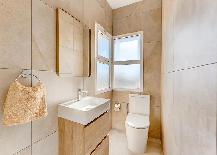 Yucca Park, Lovely, Quiet, 2 Bedroom, 70m2, Ocean Pool View! Apartment *