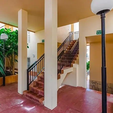 アパート Yucca Park, Lovely, Quiet, 2 Bedroom, 70m2, Ocean Pool View! アデヘ