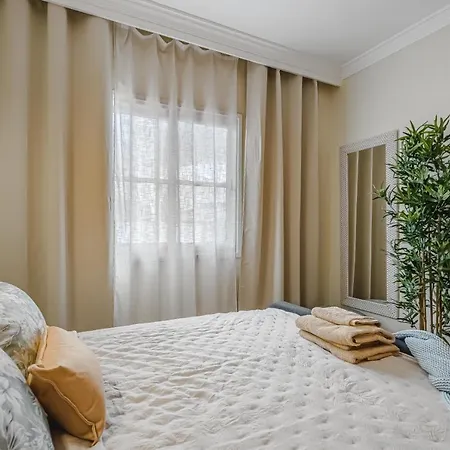 Yucca Park, Lovely, Quiet, 2 Bedroom, 70m2, Ocean Pool View! Lejlighed
