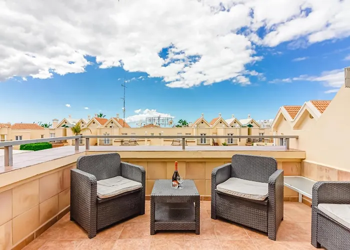 Yucca Park, Lovely, Quiet, 2 Bedroom, 70m2, Ocean Pool View!