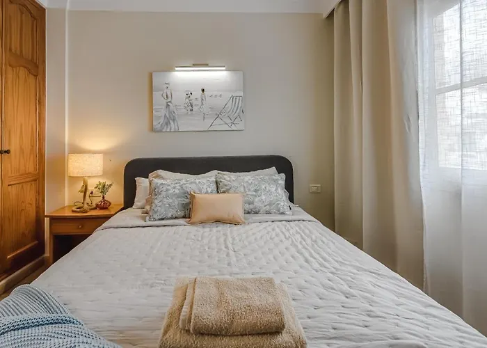 Yucca Park, Lovely, Quiet, 2 Bedroom, 70m2, Ocean Pool View! アパート アデヘ