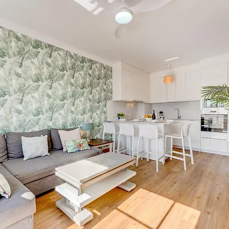 Yucca Park, Lovely, Quiet, 2 Bedroom, 70m2, Ocean Pool View! 阿德耶